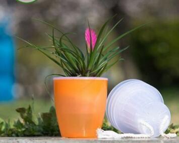 Self-Watering Resin Flowerpot  Colorful Plastic Planter with Sizes