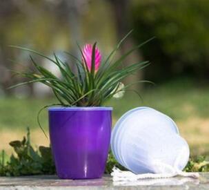 Self-Watering Resin Flowerpot  Colorful Plastic Planter with Sizes